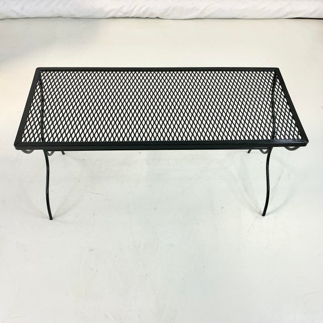 Metal Mid-Century Atomic Mesh Salterini Style Boho Chic Outdoor Coffee Table, Newly Painted. For Sale - Image 7 of 14