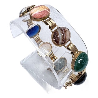 Mid‑Century Carved Semi-Precious Gemstone Scarab Bracelet • 12k Gf Clasp • Egyptian Revival For Sale