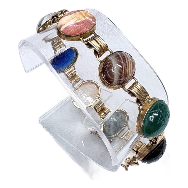 Mid‑Century Carved Semi-Precious Gemstone Scarab Bracelet • 12k Gf Clasp • Egyptian Revival For Sale