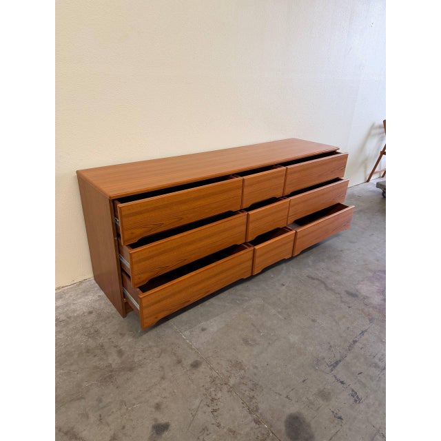 1960s Danish Mid Century Modern Teak 9 Drawer Dresser Long Scandinavian Lowboy 1960s For Sale - Image 5 of 10