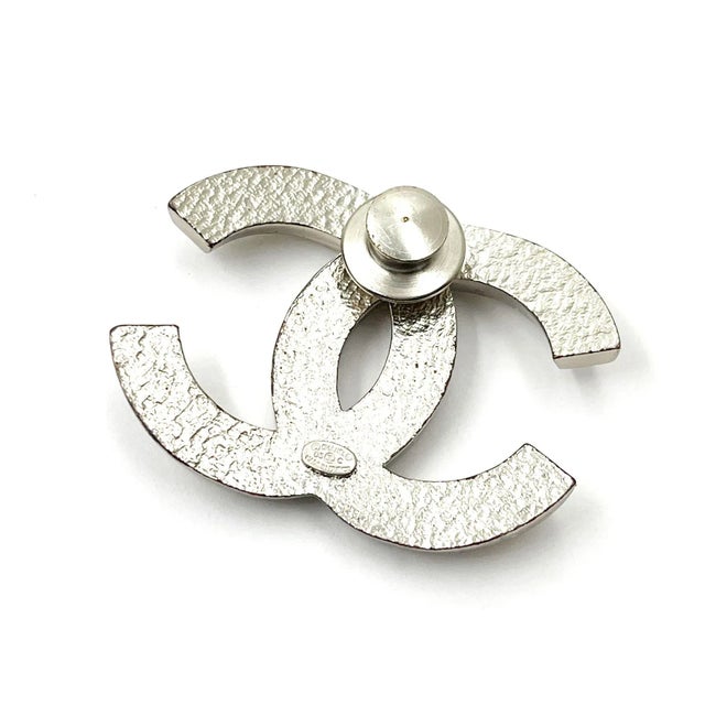 Contemporary Chanel Silver CC Crystal Large Pin For Sale - Image 3 of 3