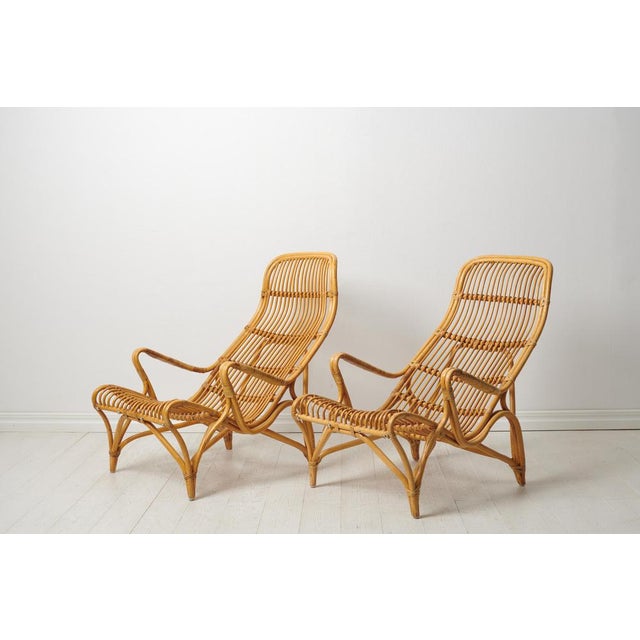 Swedish Modern Rattan Lounge Chairs and Footstool attributed to Bruno Mathsson for Dux, 1970s, Set of 3 For Sale - Image 3 of 15