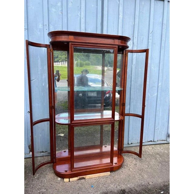Late 20th Century Pulaski Furniture Federal Style Cherry Illuminated Curio Cabinet. With Lights. For Sale - Image 12 of 12