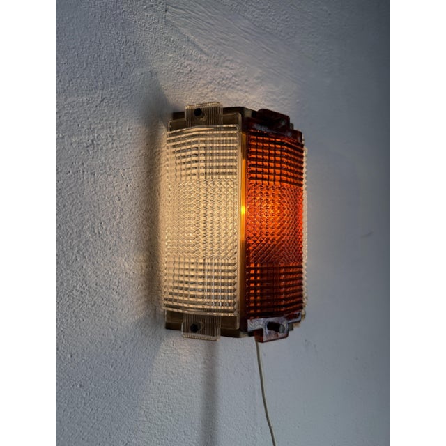 Wall Lamp in Brass and Amber Crystal Glass by Wiktor Berndt for Flygsfors, Sweden, 1960s For Sale - Image 4 of 5