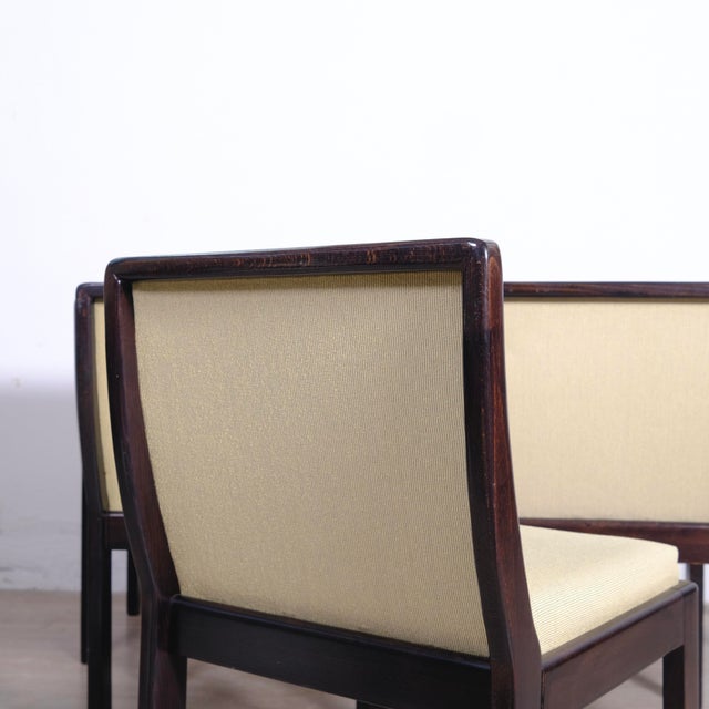 Beautiful and elegant set of 6 Italian-made dining chairs, dating back to the 1960s. The chairs are distinguished by a...