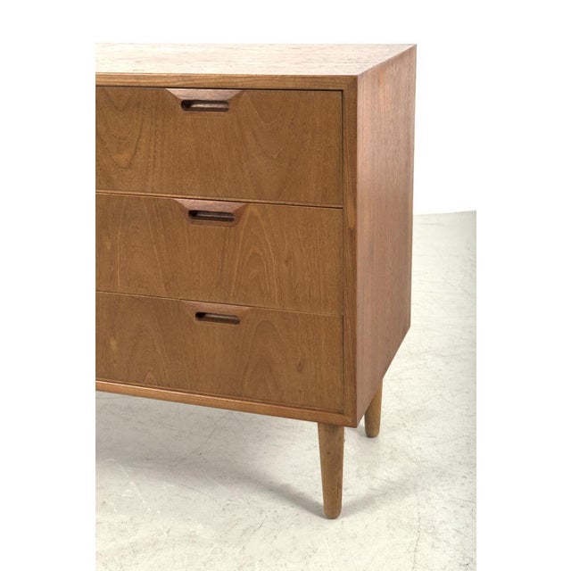 Vintage Chest of Drawers in Wood For Sale - Image 3 of 10