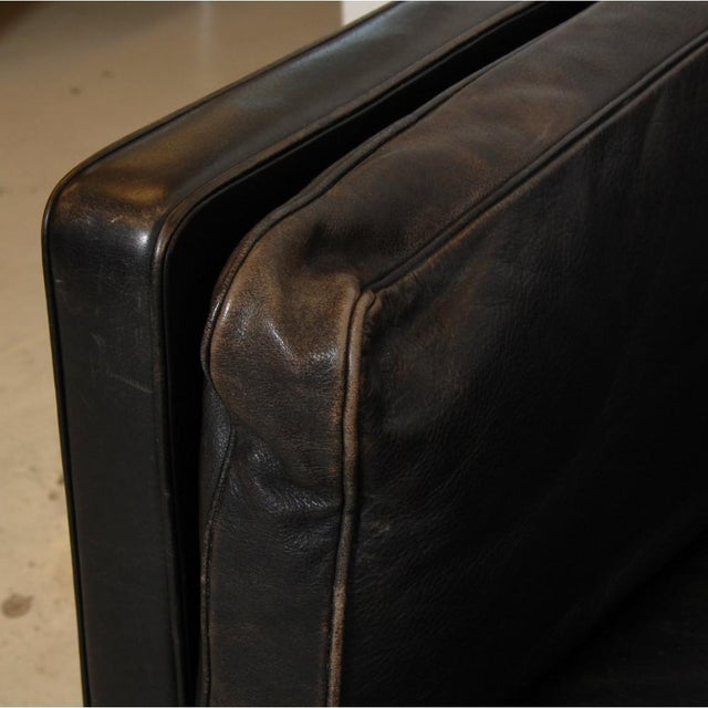 Wood Vintage 2213 3-Seater Sofa in Patinated Black Leather by Børge Mogensen for Fredericia For Sale - Image 7 of 18