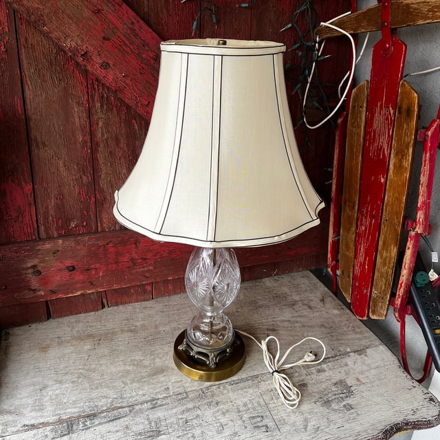Traditional Vintage Glass & Brass Table Lamp With Etched Floral Design & Fabric Shade For Sale - Image 3 of 16