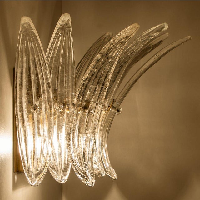 Small Palmette Gold Brass Structured Wall Light attributed to J. T. Kalmar for Kalmar, 1960s For Sale - Image 10 of 17