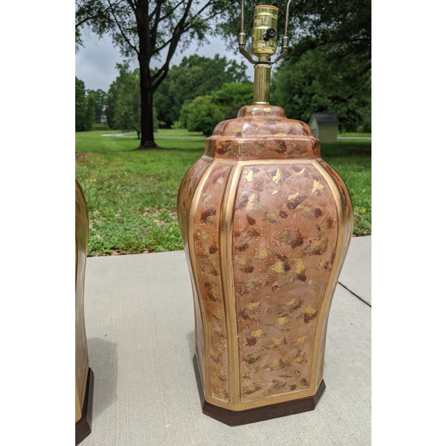 Frederick Cooper Vintage 1960s Frederick Cooper Metallic Copper Rose Gold Marbled Ceramic Lamps- A Pair For Sale - Image 4 of 11