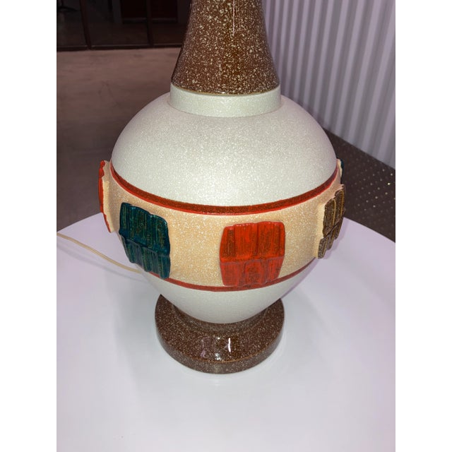 Mid-Century Modern Tall Glazed Ceramic Painted Single Gourd Table Lamp and Barrel Shade - a Pair For Sale - Image 11 of 13