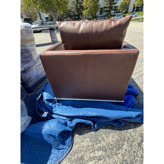 2000 - 2009 Antonio Citterio Style Leather Club Chairs (Pair) – Modern Italian, Excellent Condition For Sale - Image 5 of 7