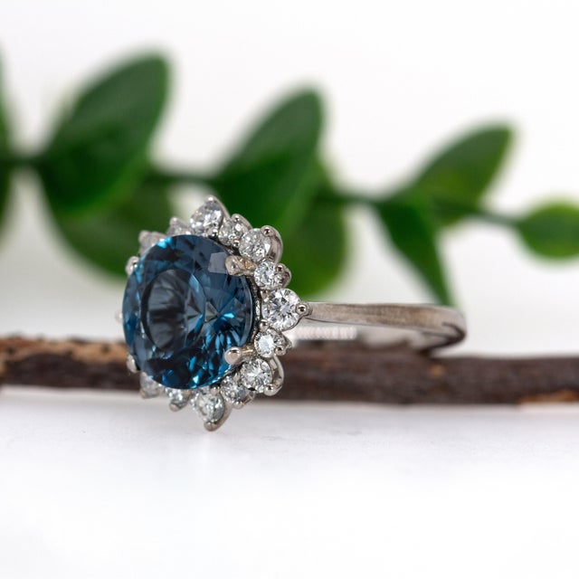 4cts London Blue Topaz Ring W Natural Diamond Halo in Solid 14k Gold | Rd 9mm, Size 6.75 For Sale - Image 4 of 8