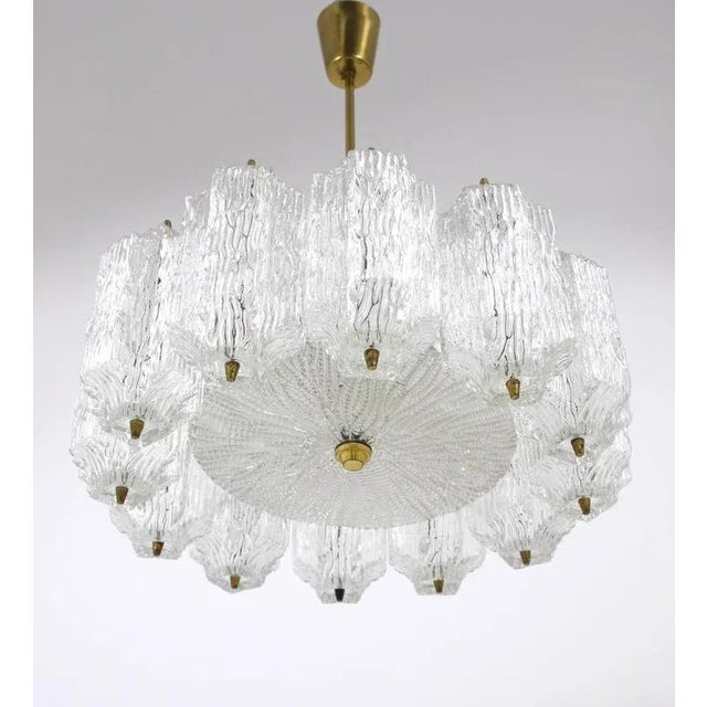 Metal Brass Chandelier with Textured Ice Glass attributed to J. T. Kalmar for Kalmar, Austria, 1950s For Sale - Image 7 of 11