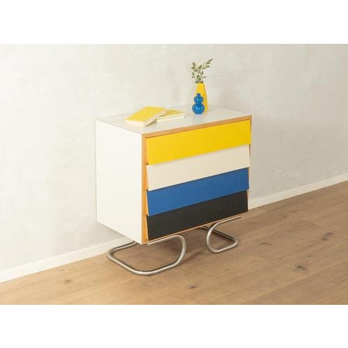 1950s chest of drawers, Oldenburger Möbelwerkstätten accomplished design: perfect proportions and noticeable attention to...