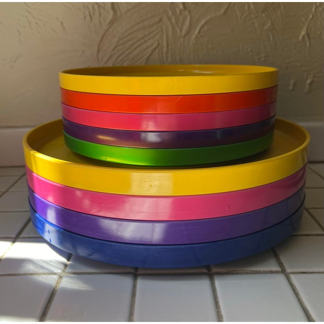 1970s 1970s Heller Massimo Postmodern Plastic Dinnerware Vignelli Rainbow Stacking Mug & Plate Set - 18pcs For Sale - Image 5 of 8