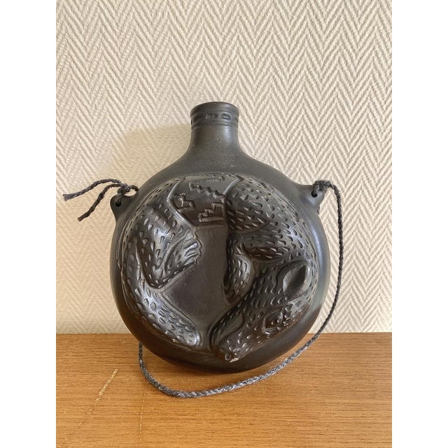 Ceramic Andean Blackware Ceramic Canteen with Zoomorphic Relief, South America, 20th Century For Sale - Image 7 of 9