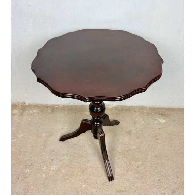 20th Century English Tilt-Top Side Table, 1940 For Sale - Image 3 of 9