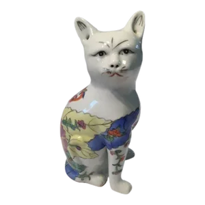 Mid 20th Century Chinese Tobacco Leaf Porcelain Cat