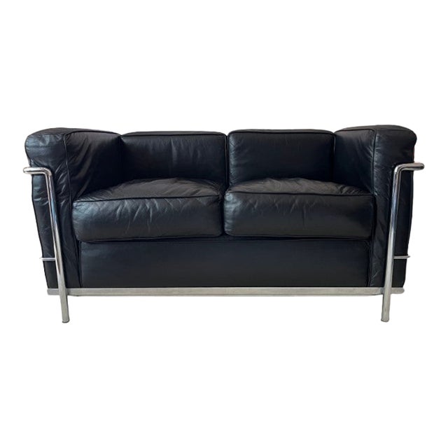 1987 Cassina Lc2 Black Leather Loveseat — Le Corbusier / Jeanneret / Perriand (Documented) For Sale