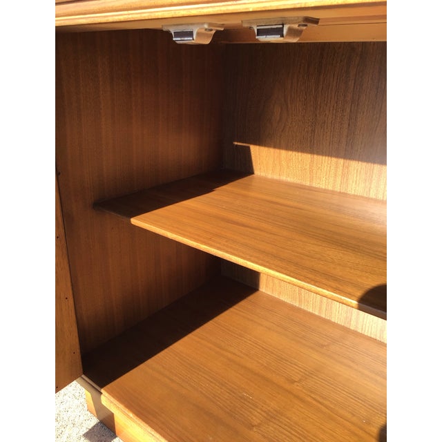 1960s Vintage Circa 1960 Mid-Century Modern Bassett "Mayan" Nightstand For Sale - Image 5 of 12