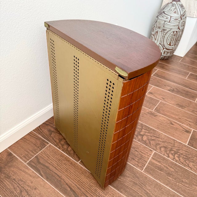 1960s Mid Century Modern Vintage Clothing Laundry Hamper Walnut & Metal MCM VTG For Sale - Image 5 of 10