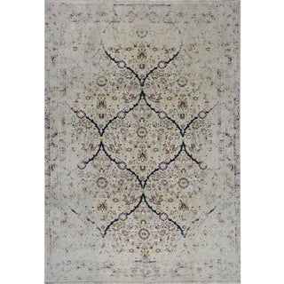Persian Shiraz Area Rug 6'6"x9'4" For Sale