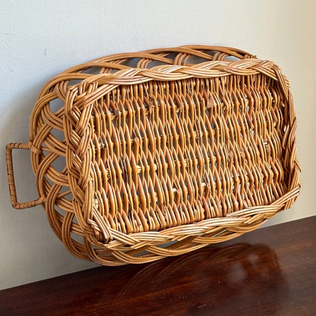 Rustic European Mid-20th Century Mediterranean-Style Openwork Basket Tray For Sale - Image 3 of 12