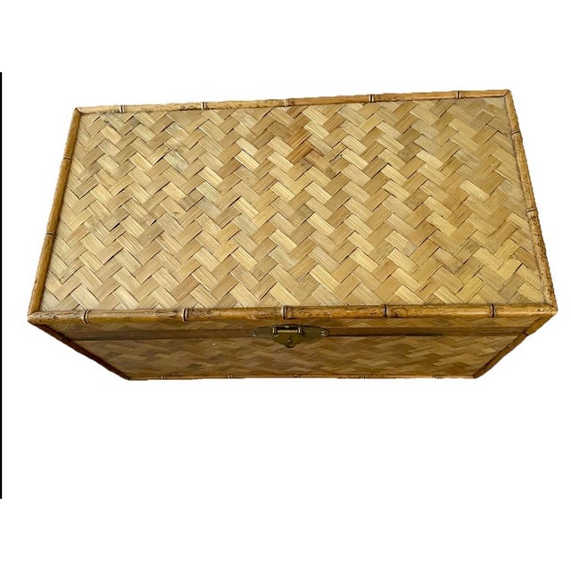 Chinoiserie Vintage 1970s Asian Style Woven Rattan and Bamboo Storage Chest For Sale - Image 3 of 12