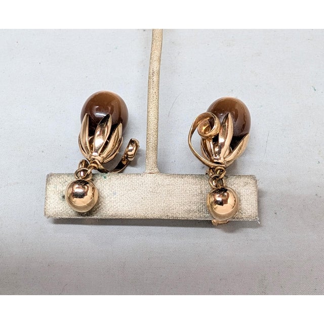 Vintage Signed Napier Goldtone Brown Moonglow Cumquat Drop Clip Earrings-2 Pieces For Sale - Image 10 of 12