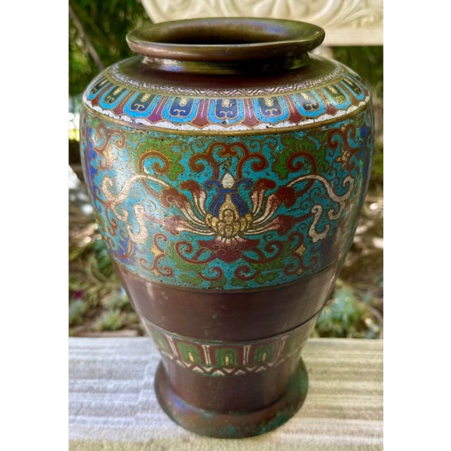 18th Century Chinese Cloisonné Bronze Vase With Lotus Flower Motif For Sale - Image 11 of 18