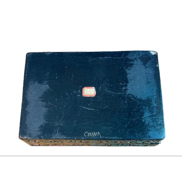 Late 19th Century Late Qing/Republic Period Black and Red Chinese Cinnabar Box For Sale - Image 5 of 11
