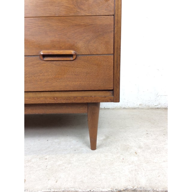 Mid Century Modern Four Drawer Highboy Dresser With Chrome Hardware For Sale - Image 11 of 14