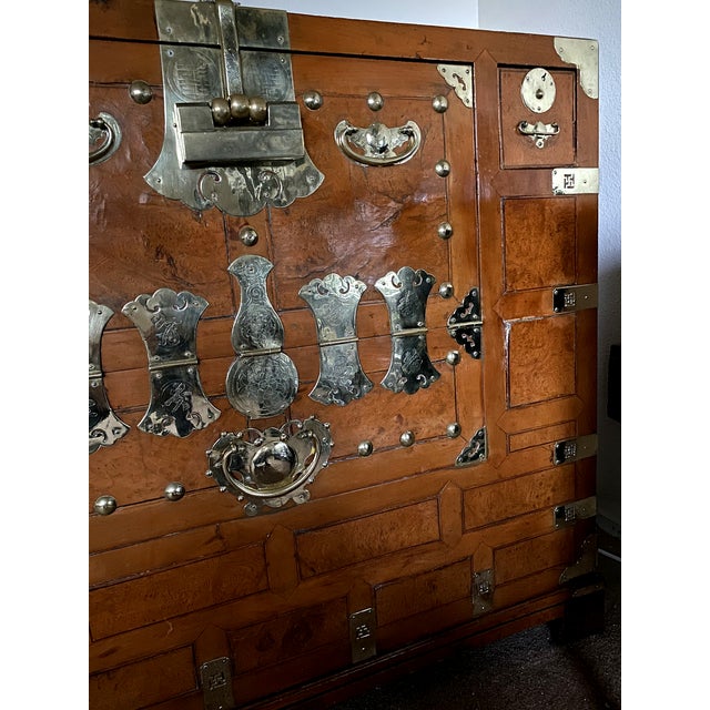 Korean Kanghwa Royal Brass-Mounted Bandaji Chest For Sale - Image 11 of 13