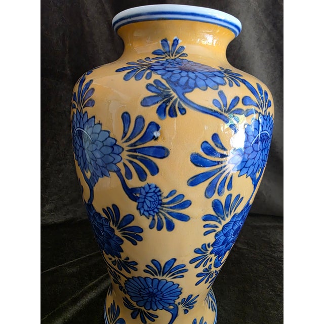 Vintage Chinese Yellow Ground & Cobalt Blue Chrysanthemum Baluster Vases - A Pair For Sale - Image 9 of 10