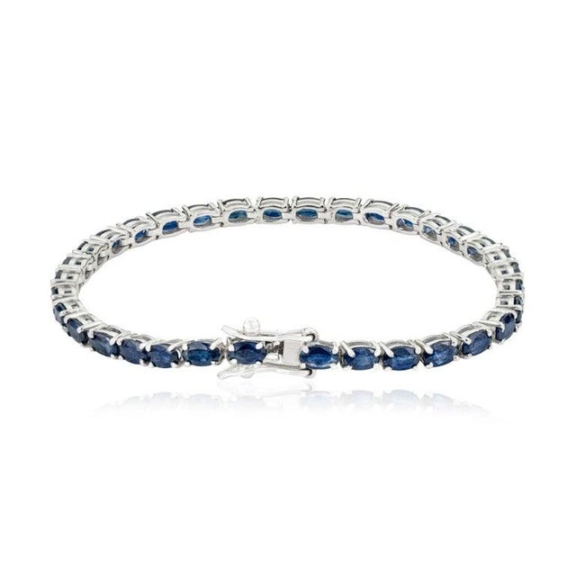 Contemporary Contemporary 9.71 Ct Blue Sapphire Tennis Bracelet in Sterling Silver for Her For Sale - Image 3 of 11