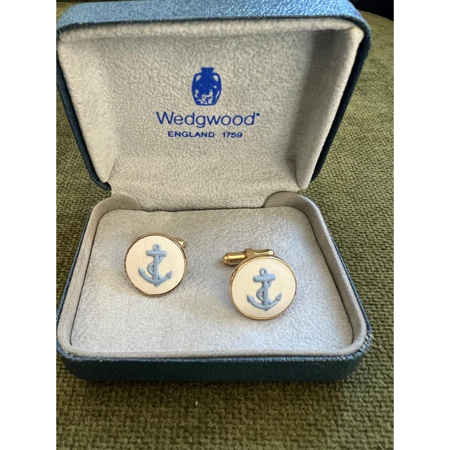 Vintage Royal Navy British “Wedgwood” Jasper ware Gold Platted Cufflinks In Original case This vintage Wedgwood cufflink ,...