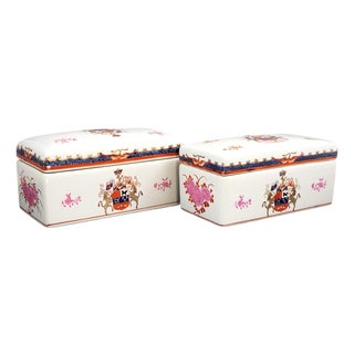 Hong Kong Famille-Rose Armorial Porcelain Boxes, 1960s, Set of 2 For Sale