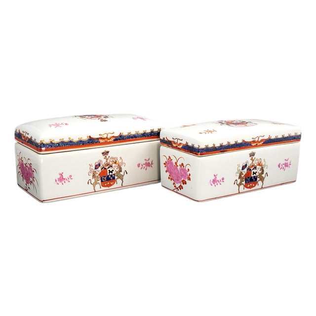 Hong Kong Famille-Rose Armorial Porcelain Boxes, 1960s, Set of 2 For Sale