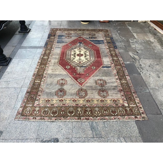 1960s 1960s Oushak Handmade Rug- 5′6″ × 9′7″ For Sale - Image 5 of 11