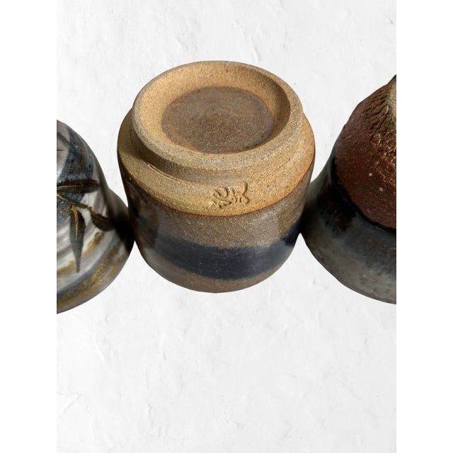 Late 20th Century Japanese Wabi-Sabi Studio Pottery Yunomi Tea Cups - Set of 4 For Sale In Los Angeles - Image 6 of 10