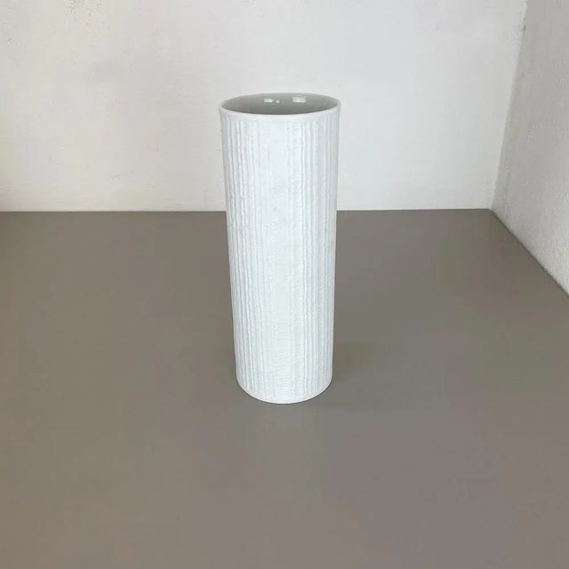 Large OP Art Vase by Heinrich Fuchs for Hutschenreuther, Germany, 1970s For Sale - Image 3 of 18