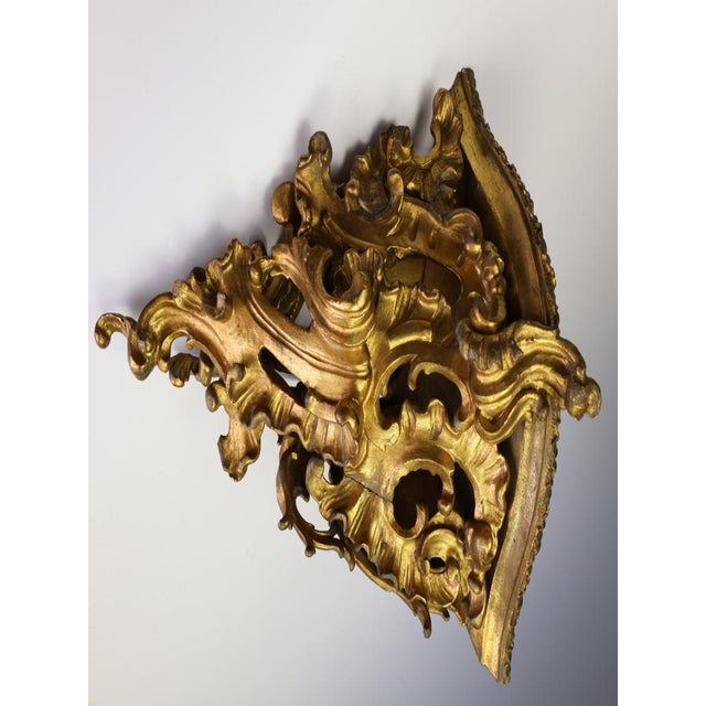 18th Century Italian Rococo Giltwood Corner Wall Bracket, 1870 For Sale - Image 16 of 18