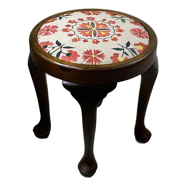 Beautifully Crafted Vintage Victorian-Style Footstool With Suzani Embroidery For Sale