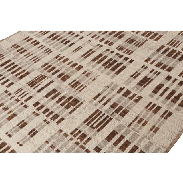 Rug & Kilim Rug & Kilim’s Modern Rug with Beige-brown Geometric Patterns - 14x20 For Sale - Image 4 of 7