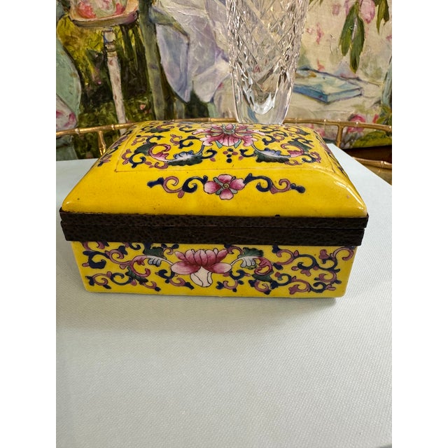 Chinoiserie Yellow Famille Rose Porcelain Lidded Box With Hand-Painted Florals and Metal Mount For Sale In Raleigh - Image 6 of 18