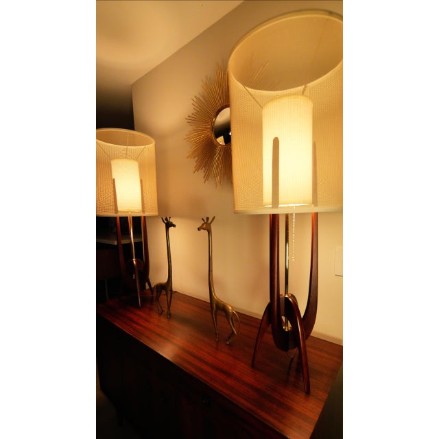 1960s Mid Century Modern R&j Manufacturing Model 30 Table Lamps - a Pair Restored For Sale - Image 16 of 18