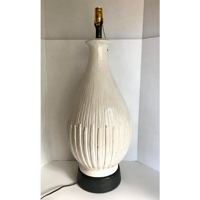 Mid 20th Century Mid-Century Organic Modern White Ceramic Pottery Crackle Glaze Lamp For Sale - Image 5 of 7