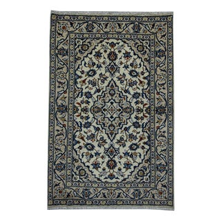 Middle Eastern Rug in Wool For Sale