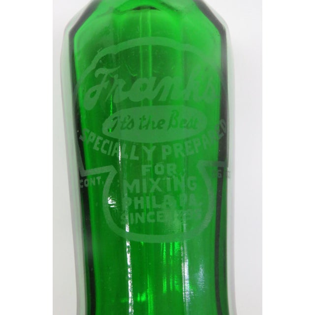 Art Deco W & L Beverages Frank's Best Seltzer Green Bottle Glenshaw Art Deco Glass 4821b For Sale - Image 3 of 18